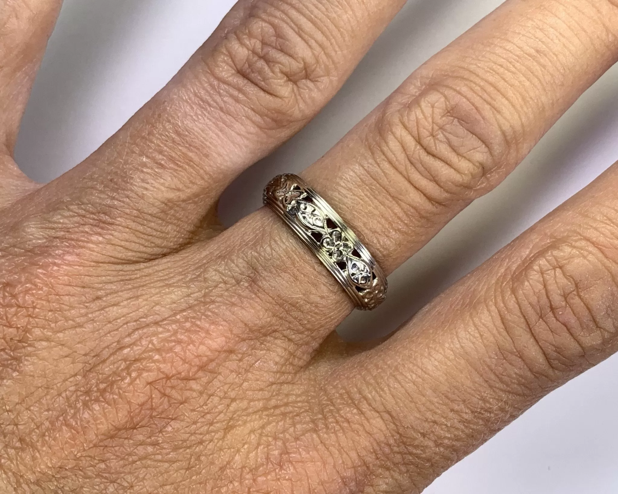 1930s Ornate Wedding Ring in 14k White Gold with a Stunning Floral Design. Perfect Stacking Band.