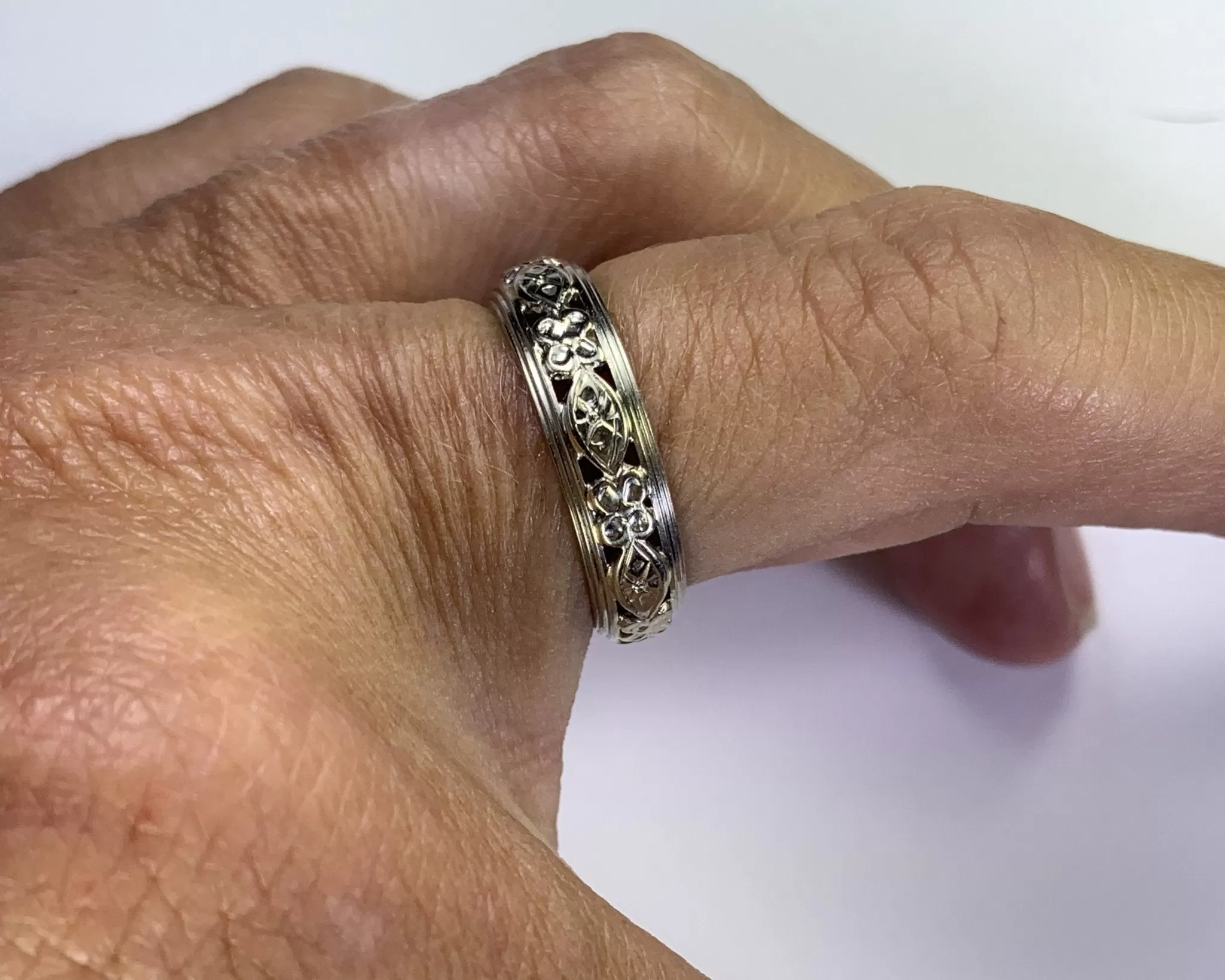 1930s Ornate Wedding Ring in 14k White Gold with a Stunning Floral Design. Perfect Stacking Band.