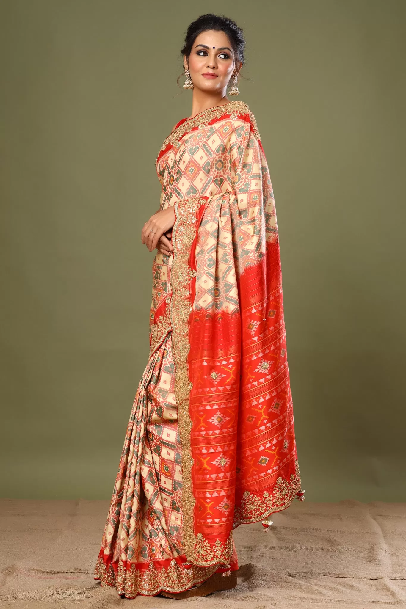 90Z523-RO Cream Patola Silk Sari with Scalloped Border