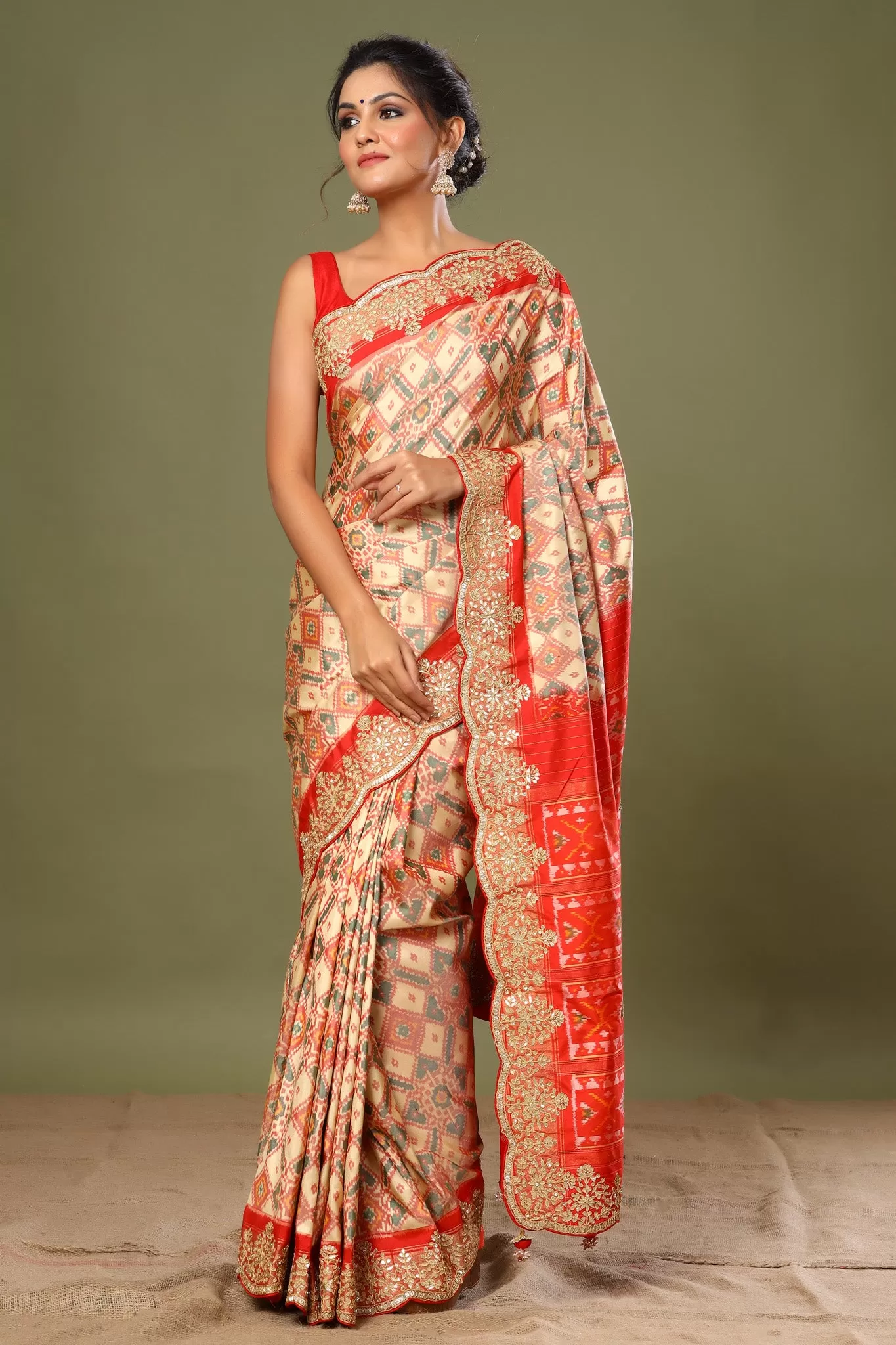 90Z523-RO Cream Patola Silk Sari with Scalloped Border