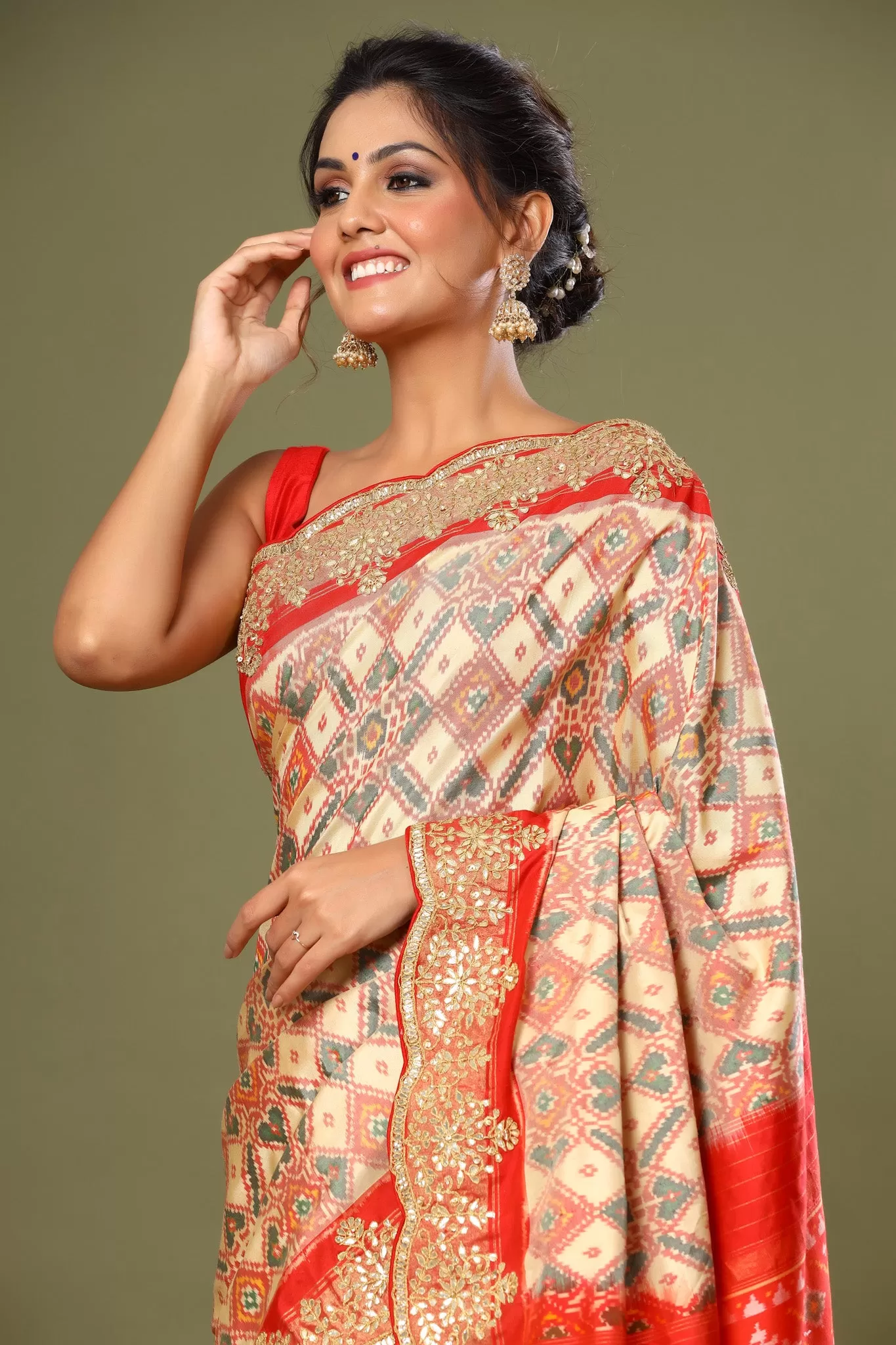 90Z523-RO Cream Patola Silk Sari with Scalloped Border