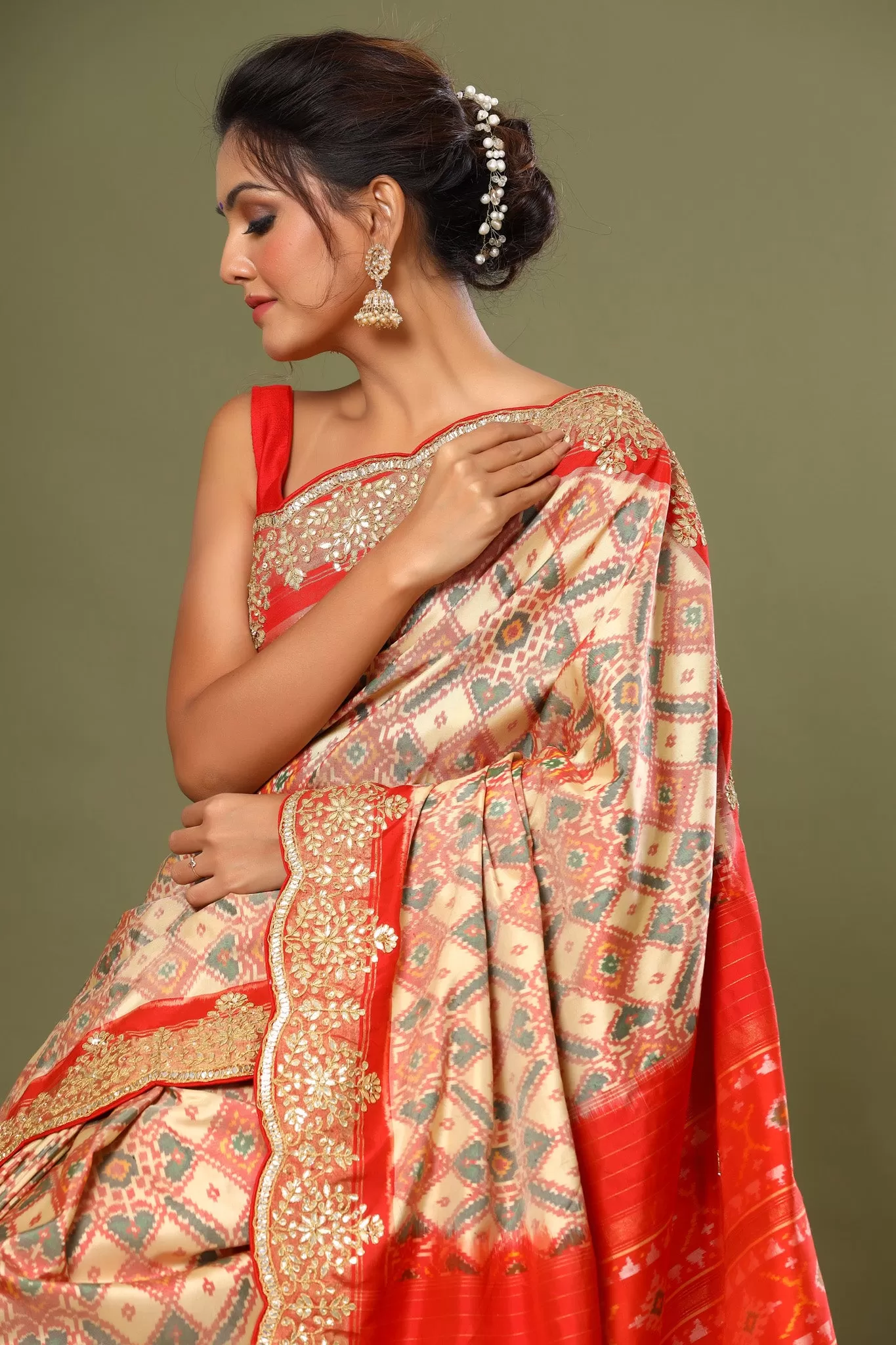 90Z523-RO Cream Patola Silk Sari with Scalloped Border