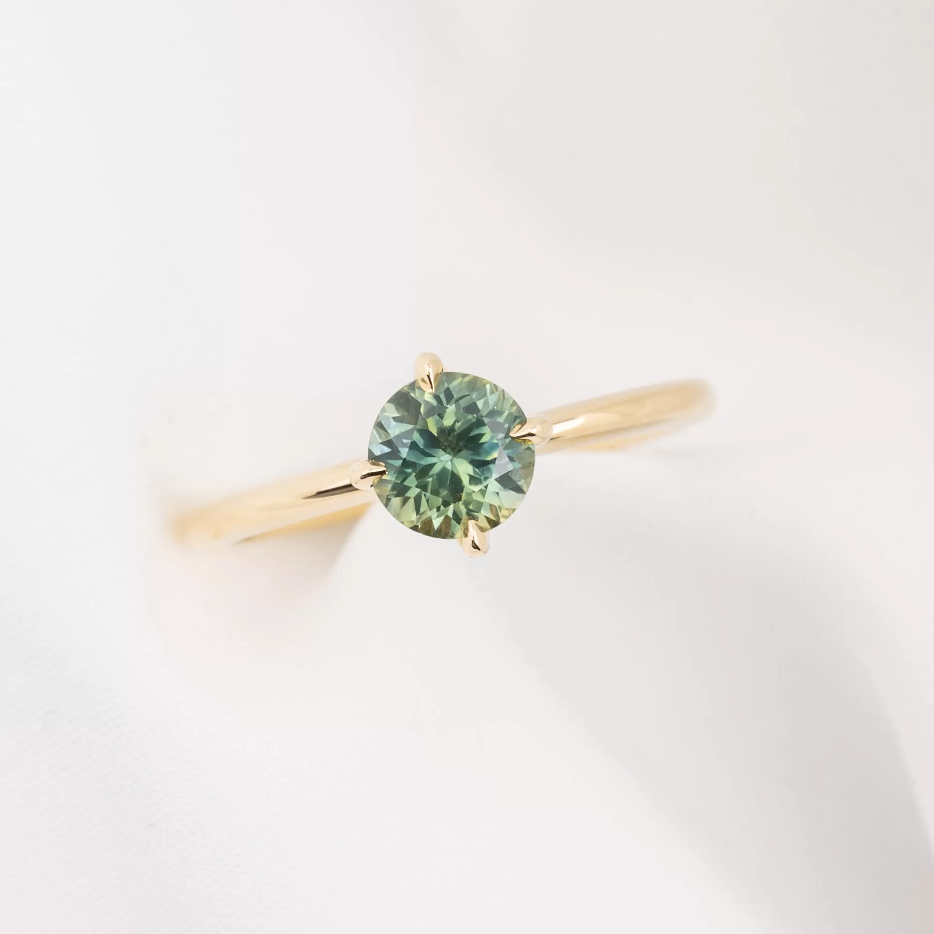 Alice Ring 1.17ct Parti Blue Green Round Montana Sapphire, 14K Yellow Gold (One of a kind)