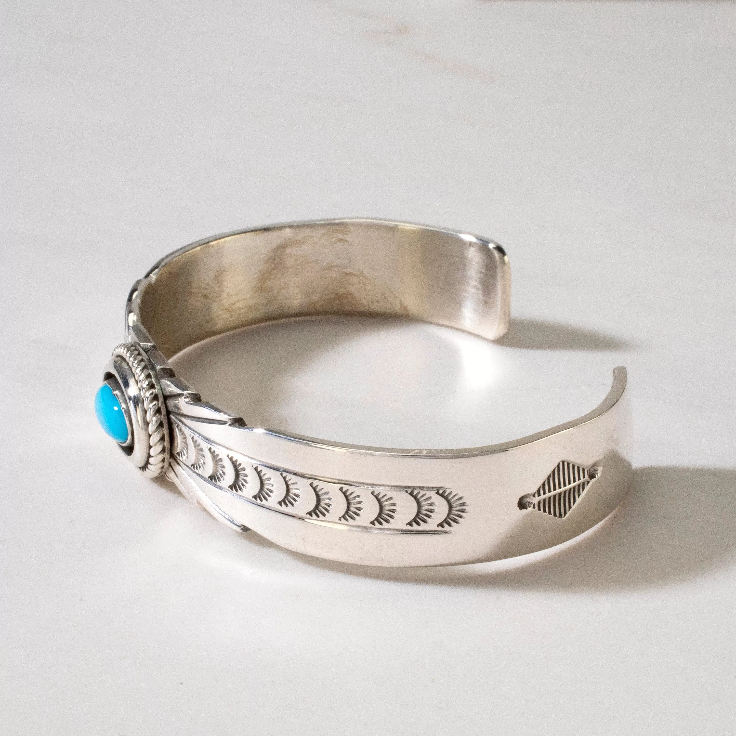 Ray Bennett Navajo Sleeping Beauty Turquoise USA Native American Made 925 Sterling Silver Cuff