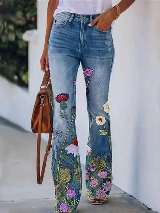 Stylish Women's High-Waisted Bootcut Flare Jeans with Side Pockets